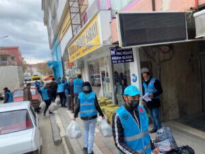 Yerköy’de 120 aileye ramazan kolisi dağıtıldı