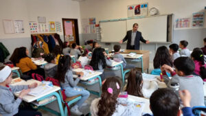 Prof. Dr. Mustafa Böyükata, Yerköy’deki okullarda öğrencilerle buluştu