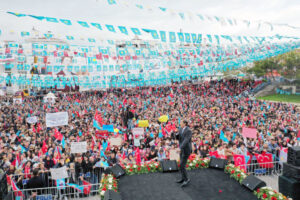 İYİ Parti Lideri Meral Akşener Yozgat Mitinginde Gövde Gösterisi Yaptı