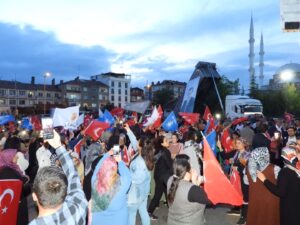 Erdoğan Yeniden Cumhurbaşkanı Seçildi, Yerköy’de Coşku