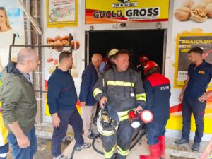 Yerköy’de market yandı, büyük maddi hasar var!