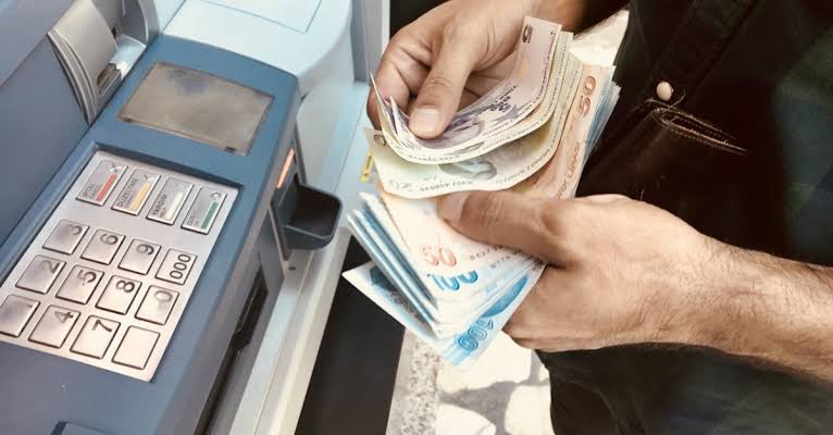 Bankalar ATM’lerde Para Çekme Limitlerini Artırıyor: Bayram Sonrası Yeni Dönem Başlıyor