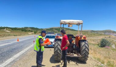 Yozgat Merkez İlçe Trafik Jandarması’ndan, Traktör Sürücülerine Önemli Trafik Eğitimi