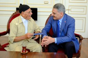 Yerköylü 95 yaşındaki Ali Gül, Yozgat Valisi Mehmet Ali Özkan’ı ziyaret etti