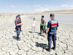 İlçe Jandarma, göletlerde boğulma olaylarına karşı uyardı