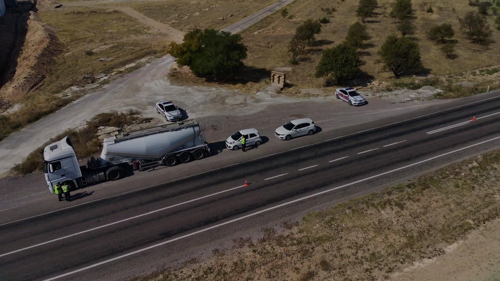 Yozgat’ta Drone Destekli Tonaj Denetimleri Sürüyor: Trafik Güvenliği İçin Sürücülere