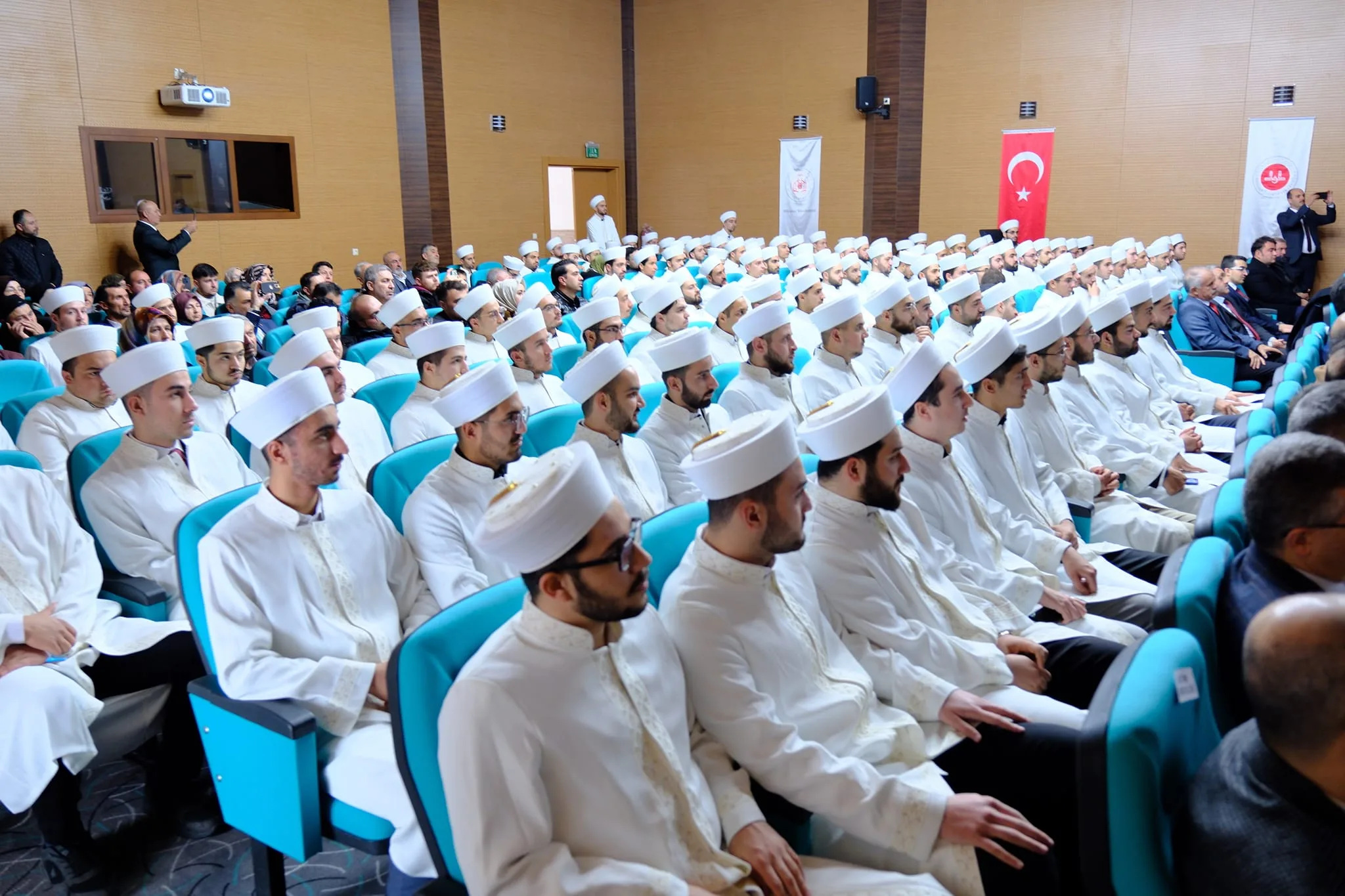 Yozgat Şehit İbrahim Yılmaz Dini İhtisas Merkezi'nde eğitimlerini tamamlayan 133