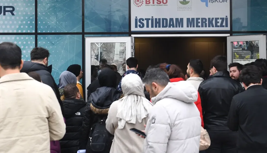 Osmangazi Belediyesi’nin iş arayan vatandaşlar ile işverenleri bir araya getirdiği