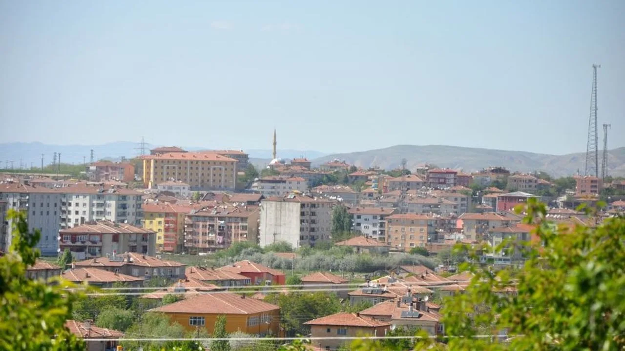 Yerköy Sulh Hukuk Mahkemesi Satış Memurluğu, Karacaşar Mahallesi'nde bulunan 430