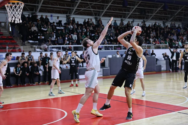 Türkiye Erkekler Basketbol 2.Ligi’nde mücadele eden Sakarya Büyükşehir Basketbol takımı