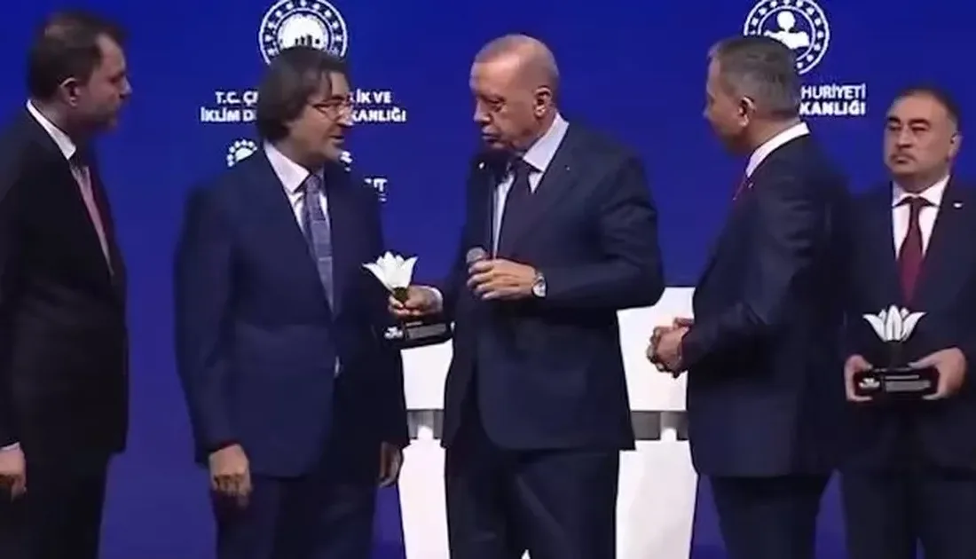 Cumhurbaşkanı Erdoğan, Adıyaman’daki ‘Bir Oluruz’ programındaki törende Ziraat Bankası Genel