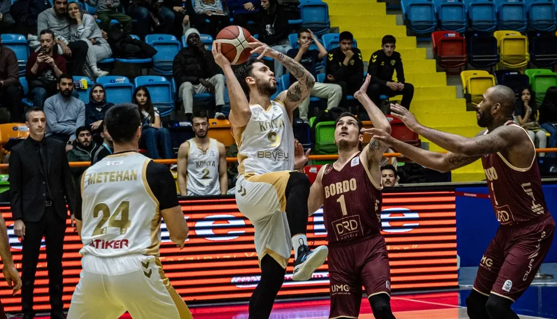 Türkiye Sigorta Basketbol Ligi’nin 25. haftasında Bandırma Bordo Basketbol’u kendi