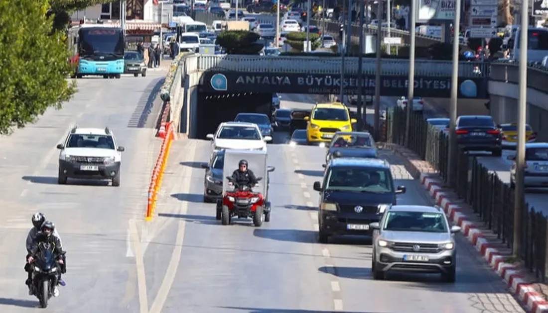 Antalya Büyükşehir Belediyesi, trafik yoğunluğunu azaltmak ve toplu taşımayı teşvik