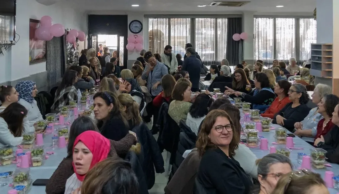 8 Mart Dünya Kadınlar Günü etkinlikleri kapsamında İzmir Sağırları Koruma