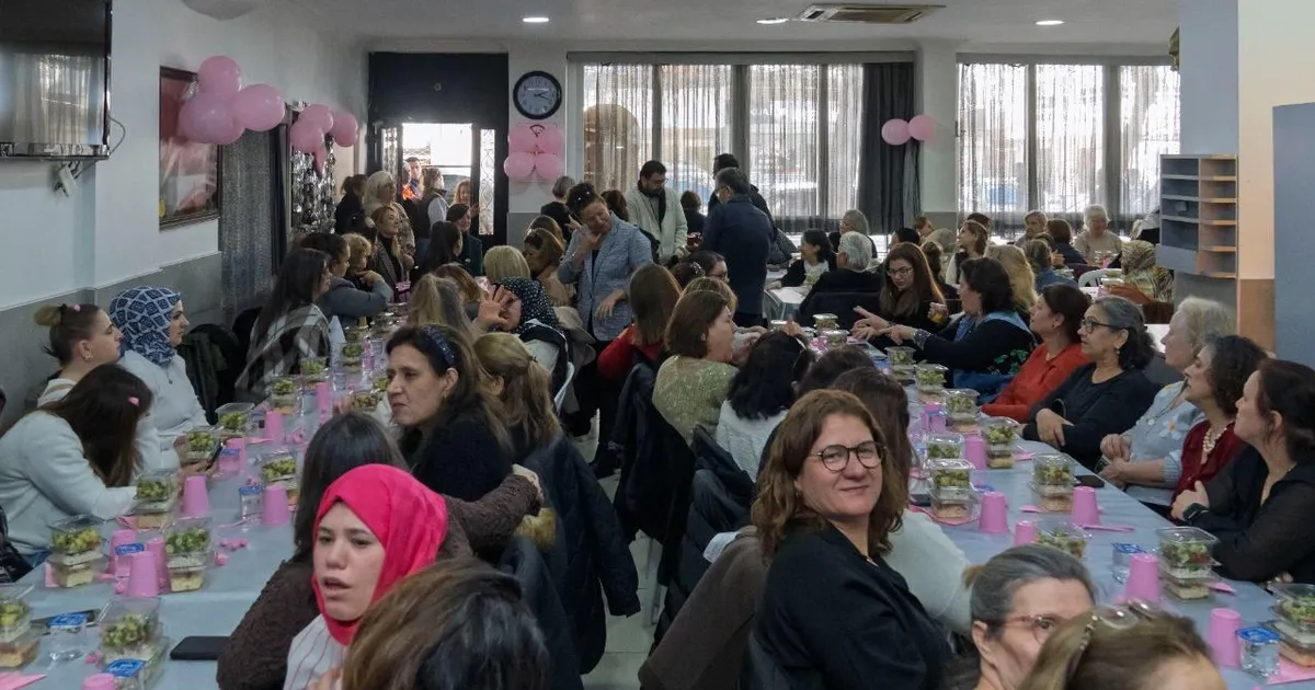 8 Mart Dünya Kadınlar Günü etkinlikleri kapsamında İzmir Sağırları Koruma