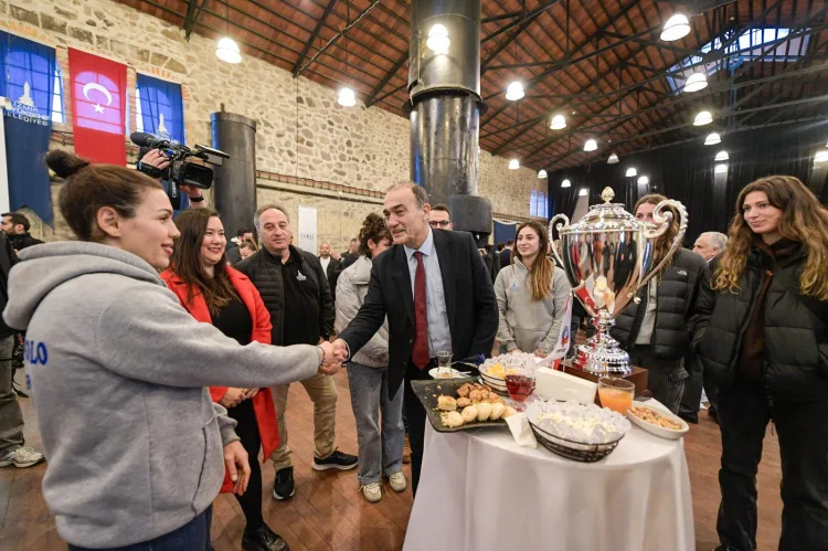 Türkiye Spor Yazarları Derneği (TSYD) İzmir Şubesi tarafından düzenlenen EKMAS