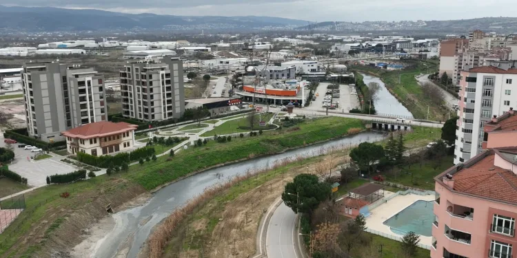 Marmara Bölgesi’nin önemli su kaynaklarından olan Nilüfer Çayı, Bursa Büyükşehir