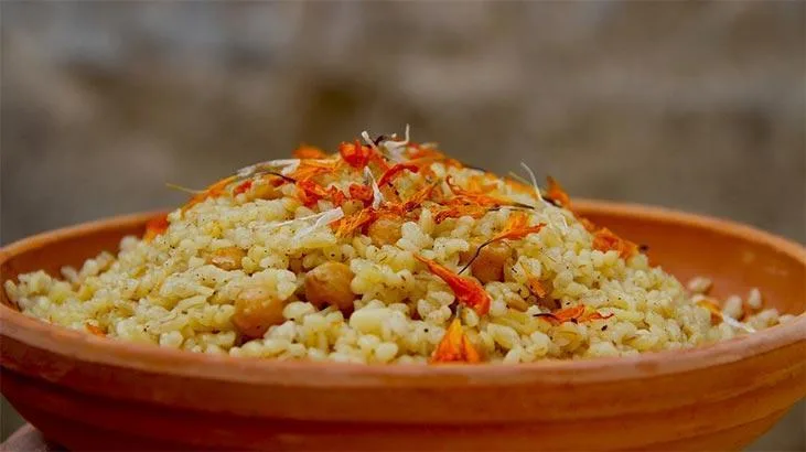   Rüyada bulgur görmek, kişinin zengin olacağına ve iyi bir