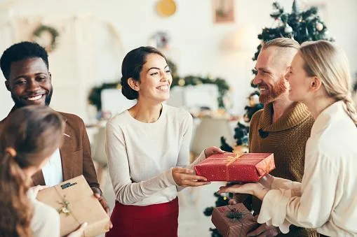 Rüyada ziyaret görmek barındırmakta olduğu genel anlamı itibari ile rüya