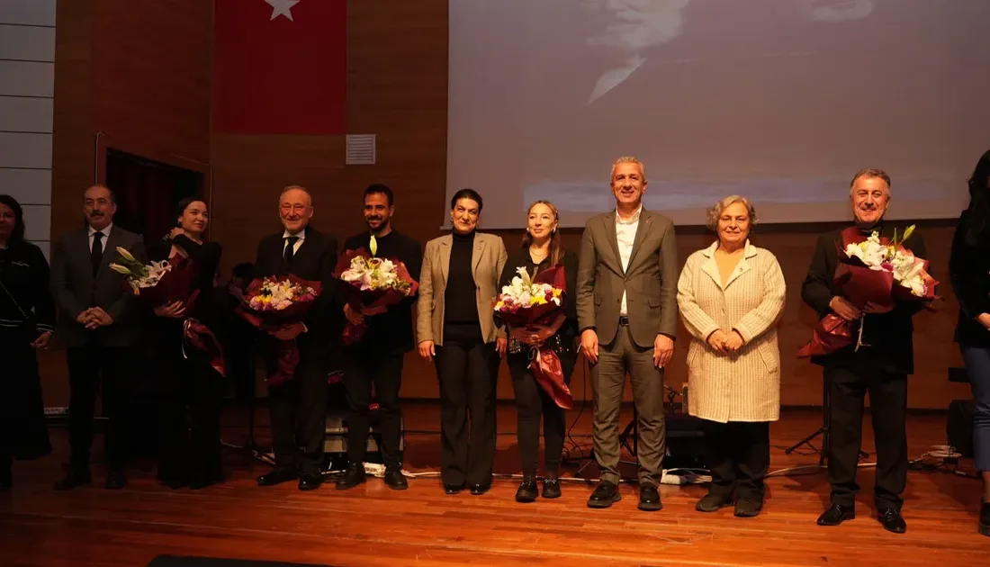 Ankara Keçiören Belediyesi, usta tiyatro oyuncuları Altan Erkekli ve Veysel