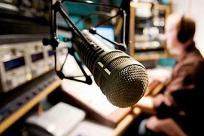 Radyo yayıncılığı artan maliyetler, zamlanan elektrik faturaları çalınan şarkıların telif