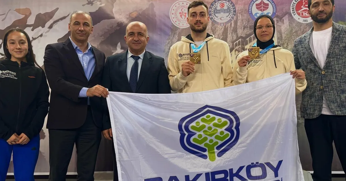 Trabzon’da düzenlenen Türkiye Karate Şampiyonası’ndan Bakırköy’e 2 altın madalya geldi.