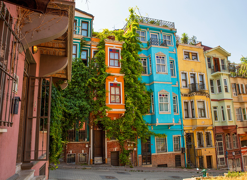 kiremit caddesi balat renkli evleri