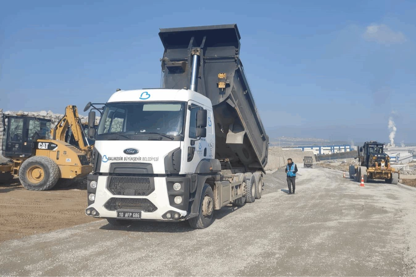 Balıkesir Büyükşehir Belediyesi, kent merkezi ve kırsal mahallelerde yol yapım,