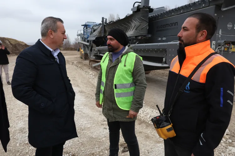 Sivas Belediyesi tarafından İşhan mevkiinde kurulan yeni taş ocağı tesisi