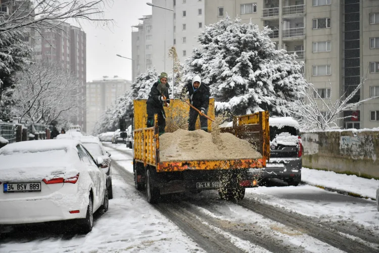 İstanbul Beylikdüzü Belediyesi, İstanbul genelinde etkisini artıran kar yağışına karşı