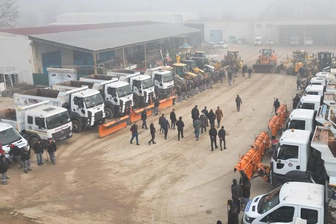 Şehirde etkili olması beklenen kar yağışı öncesi İnegöl Belediyesi kar