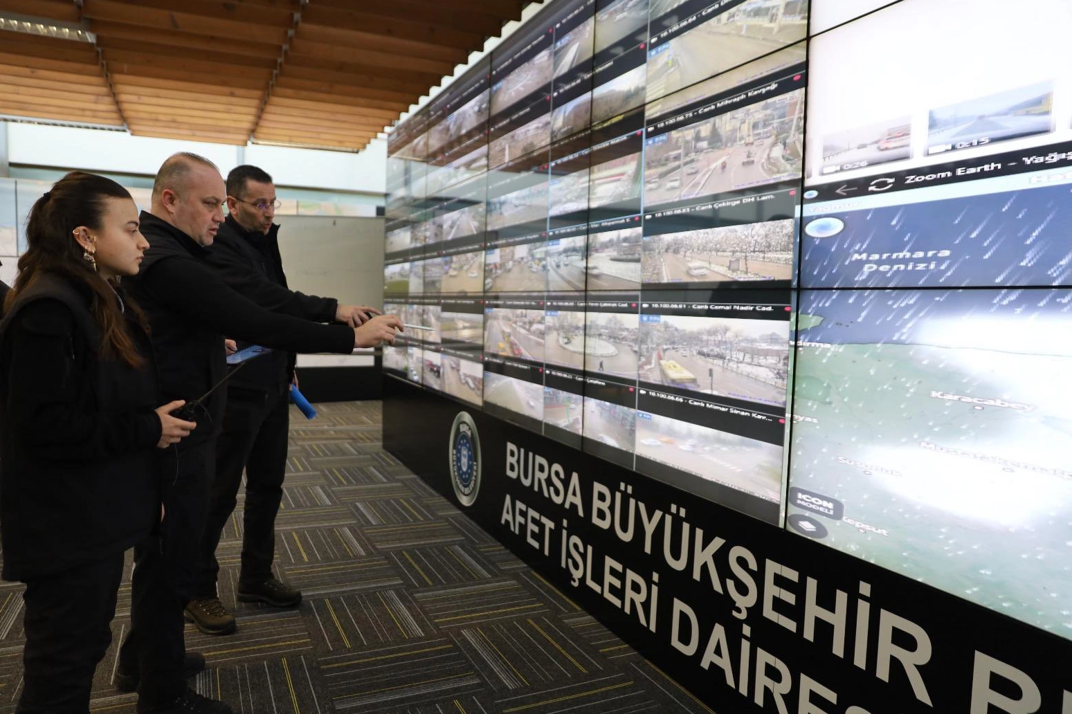 Bursa Büyükşehir Belediyesi bünyesindeki AKOM’dan il genelindeki yağışları yakından izlerken,