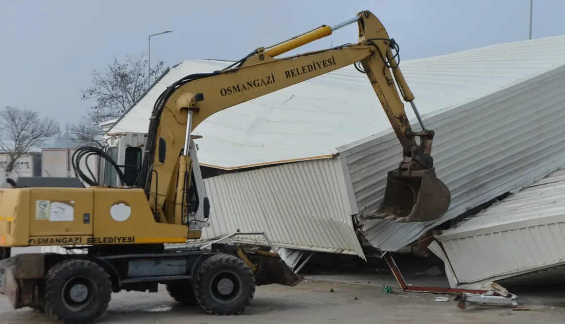 Bursa’da Osmangazi Belediyesi, Bursa Ovası üzerinde imara uygun olmayan yapıları