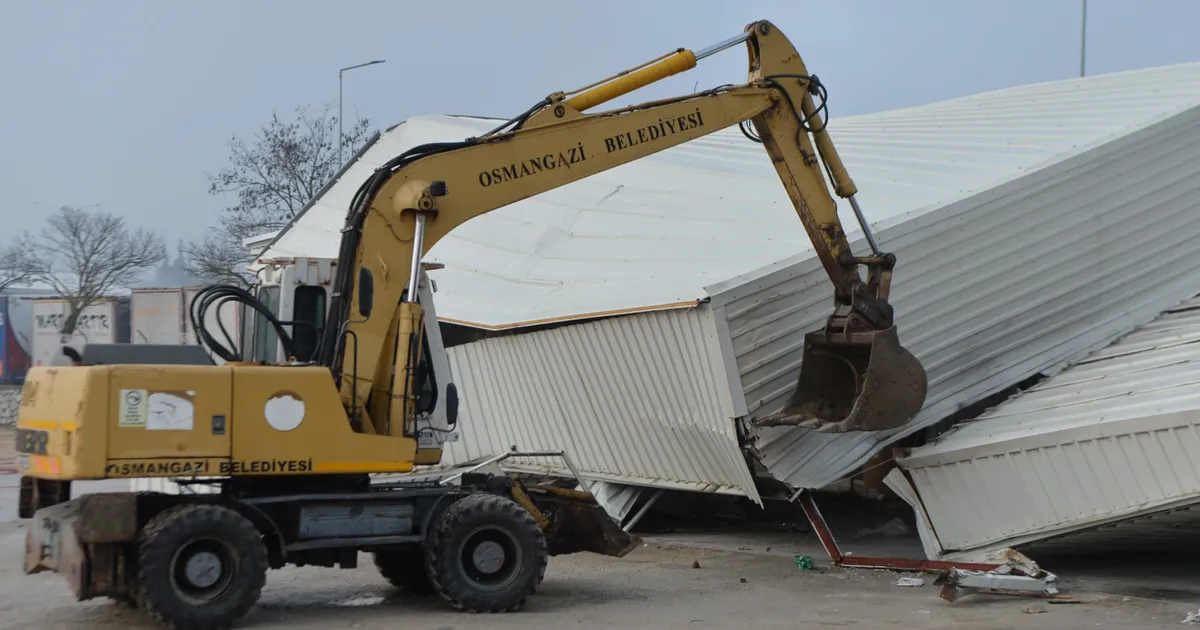 Bursa’da Osmangazi Belediyesi, Bursa Ovası üzerinde imara uygun olmayan yapıları