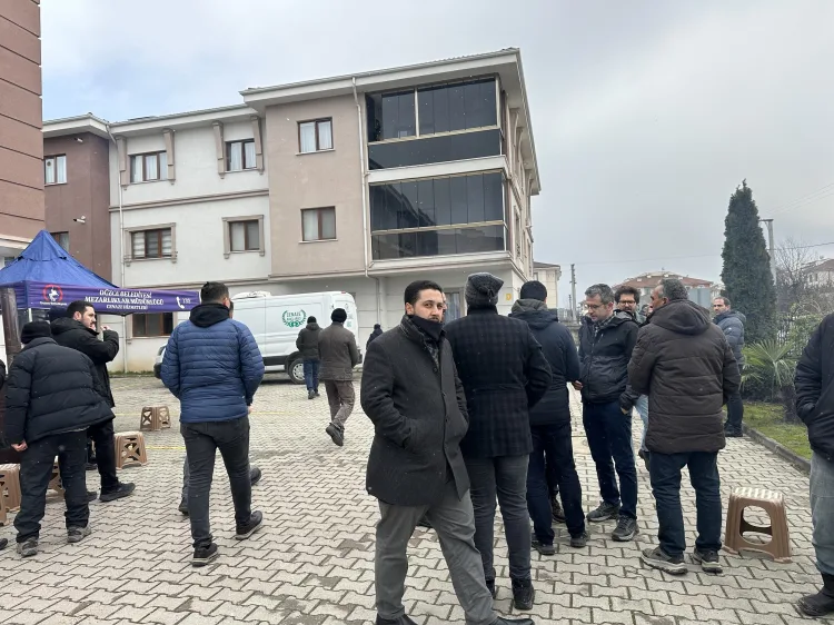 Düzce’de, babasının park etmeye çalıştığı otomobilin altında kalan 1,5 yaşındaki