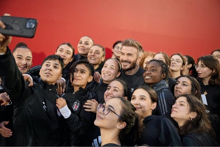 David Beckham, İstanbul’u ziyaret ederek Predator’un zamansız ruhunu bir kez