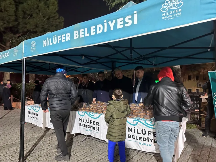 Bursa Nilüfer Belediyesi, Ramazan ayının müjdeleyicisi Berat Kandili’nde vatandaş ve