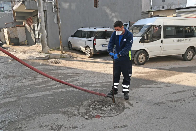 İzmir’de Karabağlar Belediyesi ve İzmir Büyükşehir Belediyesi, halk sağlığını korumak