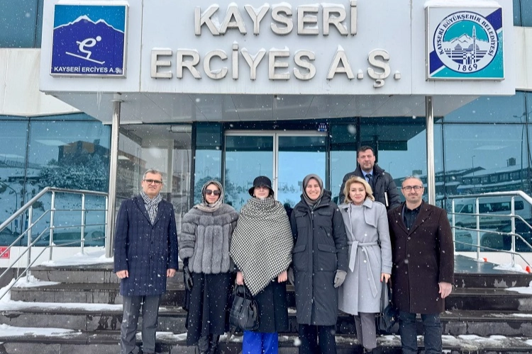 Kayseri Büyükşehir Belediyesi bünyesinde dünyanın sayılı kayak merkezlerinden birini yöneten