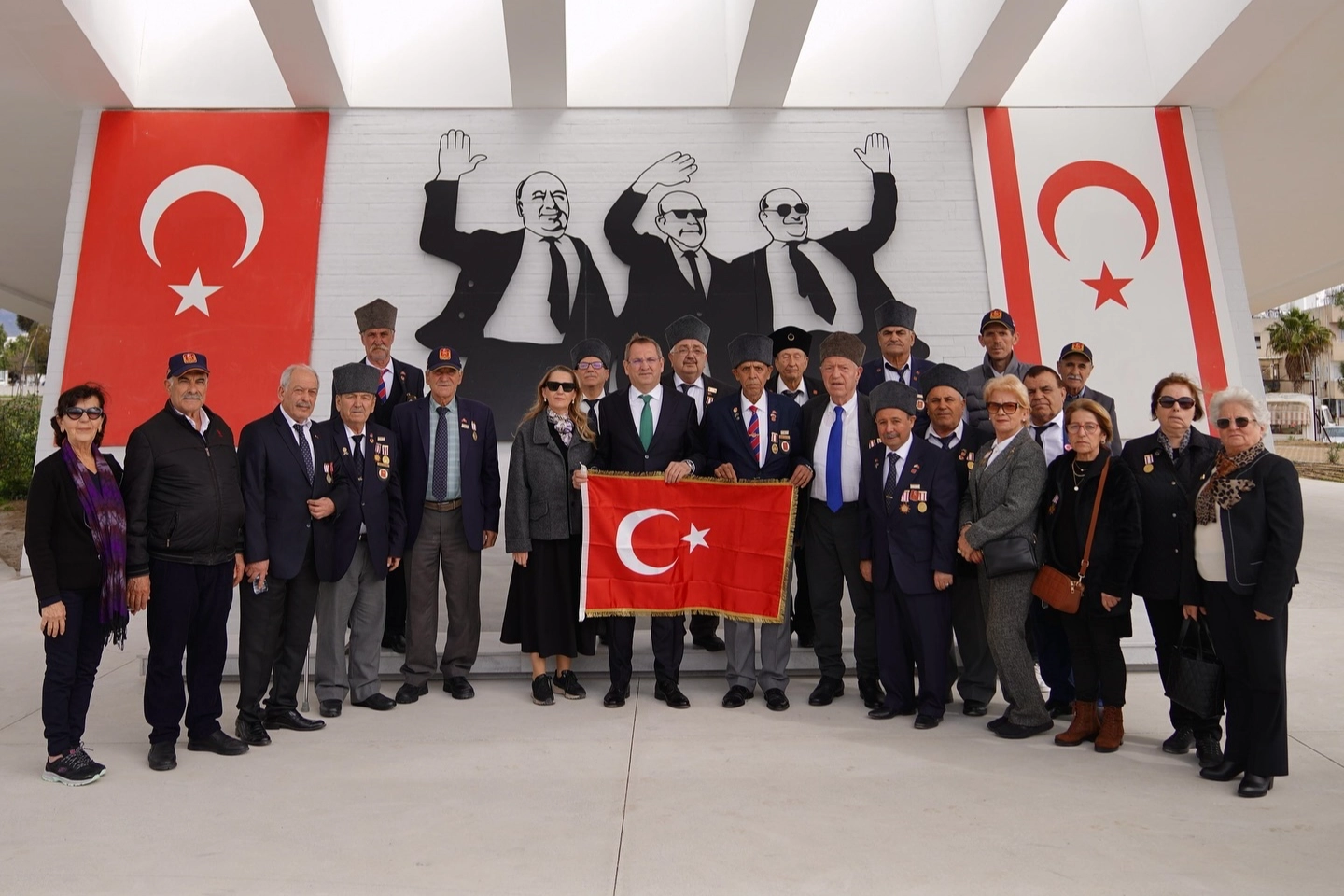 Kuzey Kıbrıs Türk Cumhuriyeti Cumhurbaşkanı Ersin Tatar, Ayvalık Belediye Başkanı