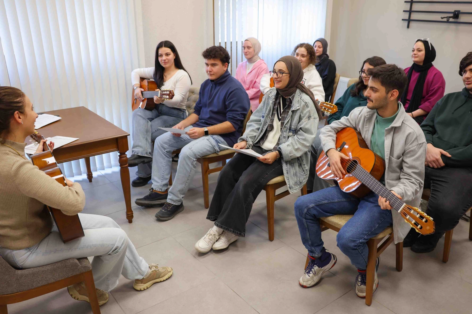 Kocaeli Büyükşehir’in gençlere armağanı olan Halkevi Gençlik Merkezi’nde eğitimler başladı.