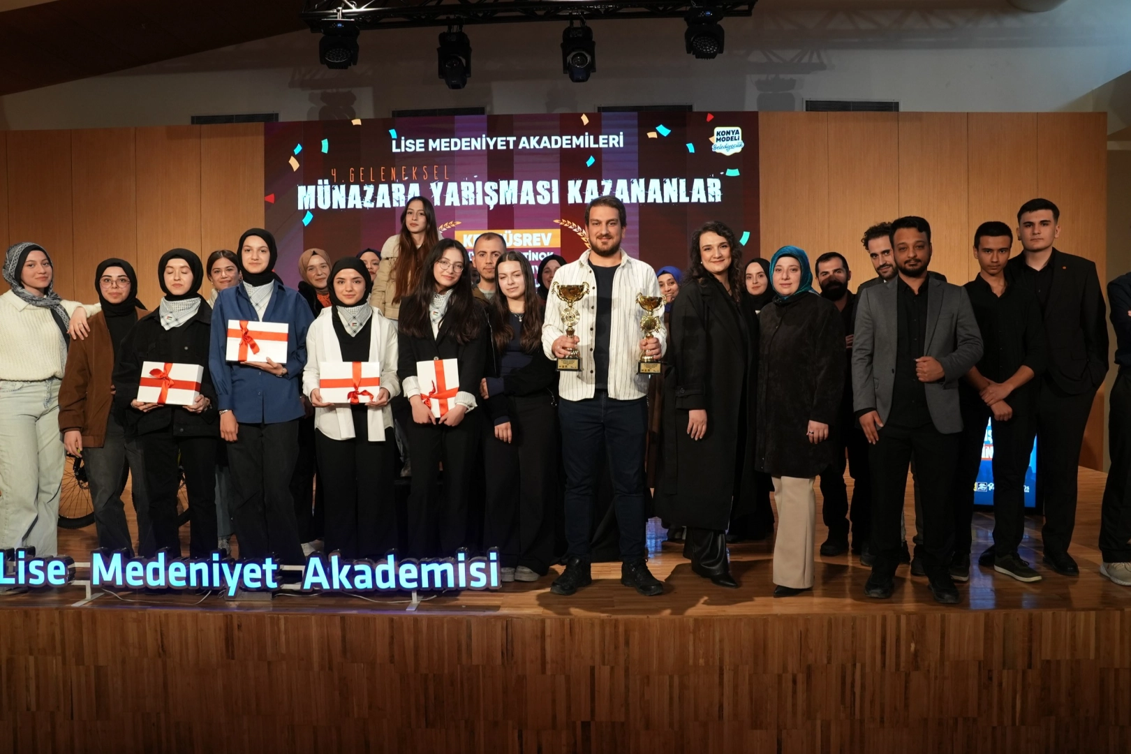 Konya Büyükşehir Belediyesi bünyesinde hizmet veren Bilgehaneler ve Lise Medeniyet