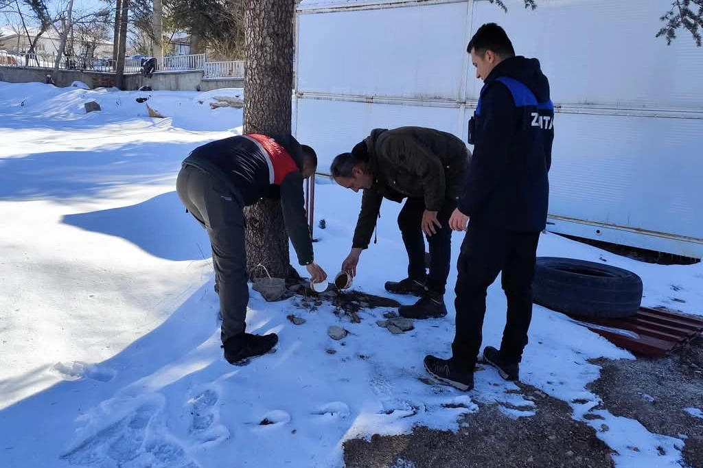 Malatya’da Doğanşehir Belediyesi, ilçede etkili olan kar yağışı sebebiyle yiyecek