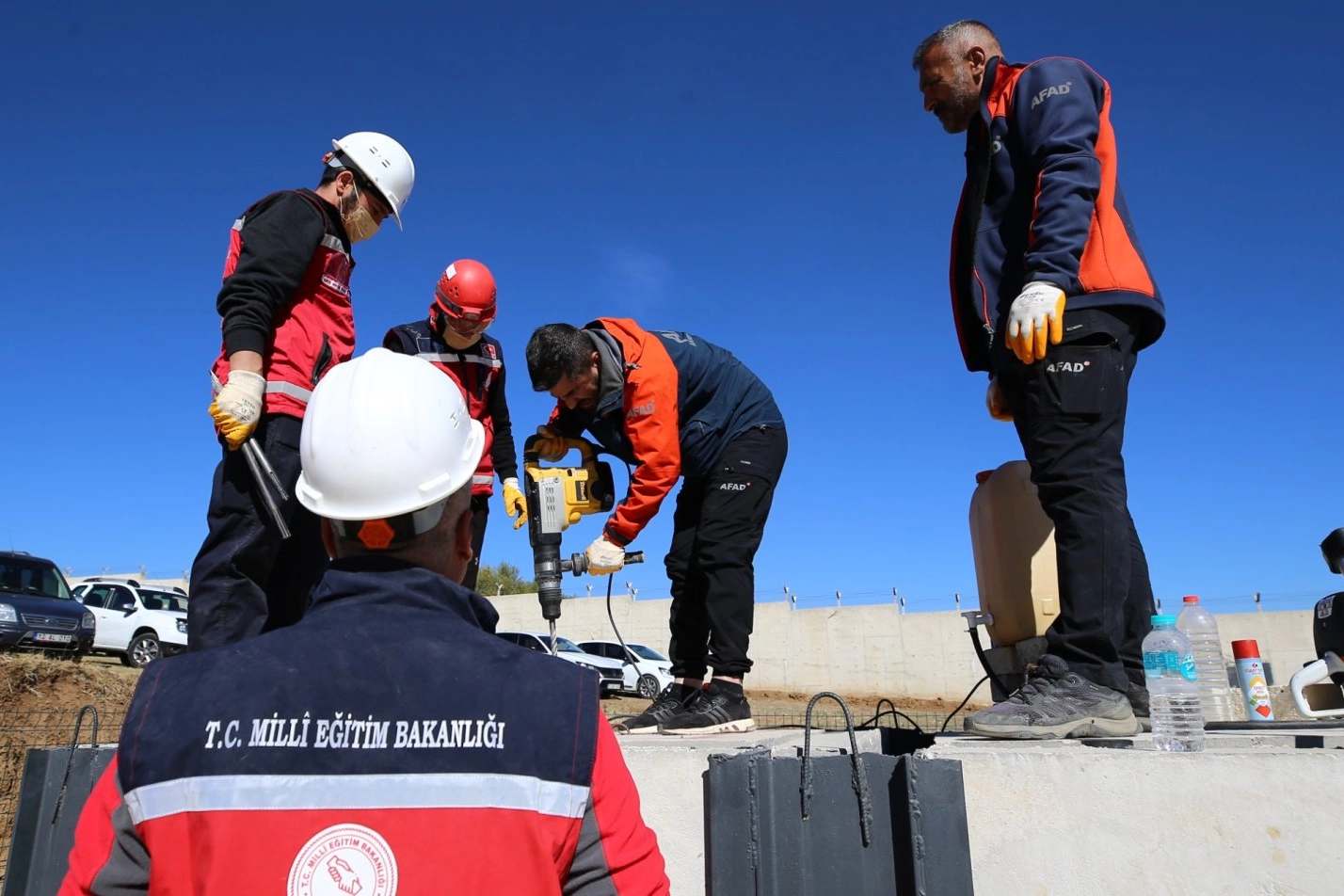 Millî Eğitim Bakanlığı tarafından oluşturulan ve tamamı gönüllü öğretmenlerden oluşan