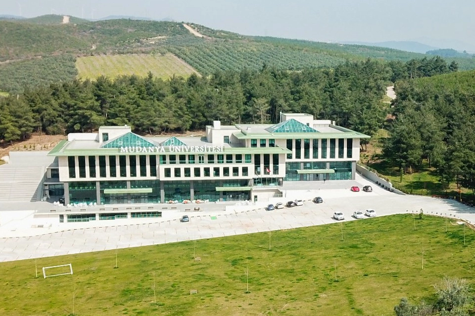 Bursa’nın Mudanya ilçesi Çağrışan Mahallesi’nde faaliyet gösteren Mudanya Üniversitesi, öğrencilerin