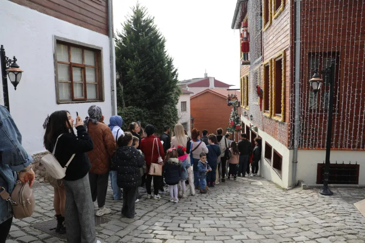 Kocaeli İzmit Belediyesi Oyuncak Müzesi, açılışından bugüne kadar rekor ziyaretçi