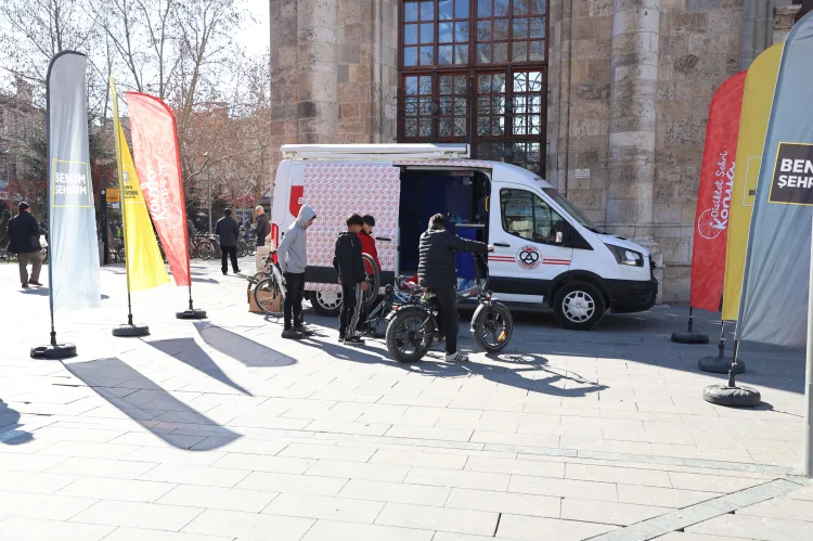 Konya Büyükşehir Belediyesi, “Dünya Kışın Bisikletle İşe Gitme Günü” dolayısıyla