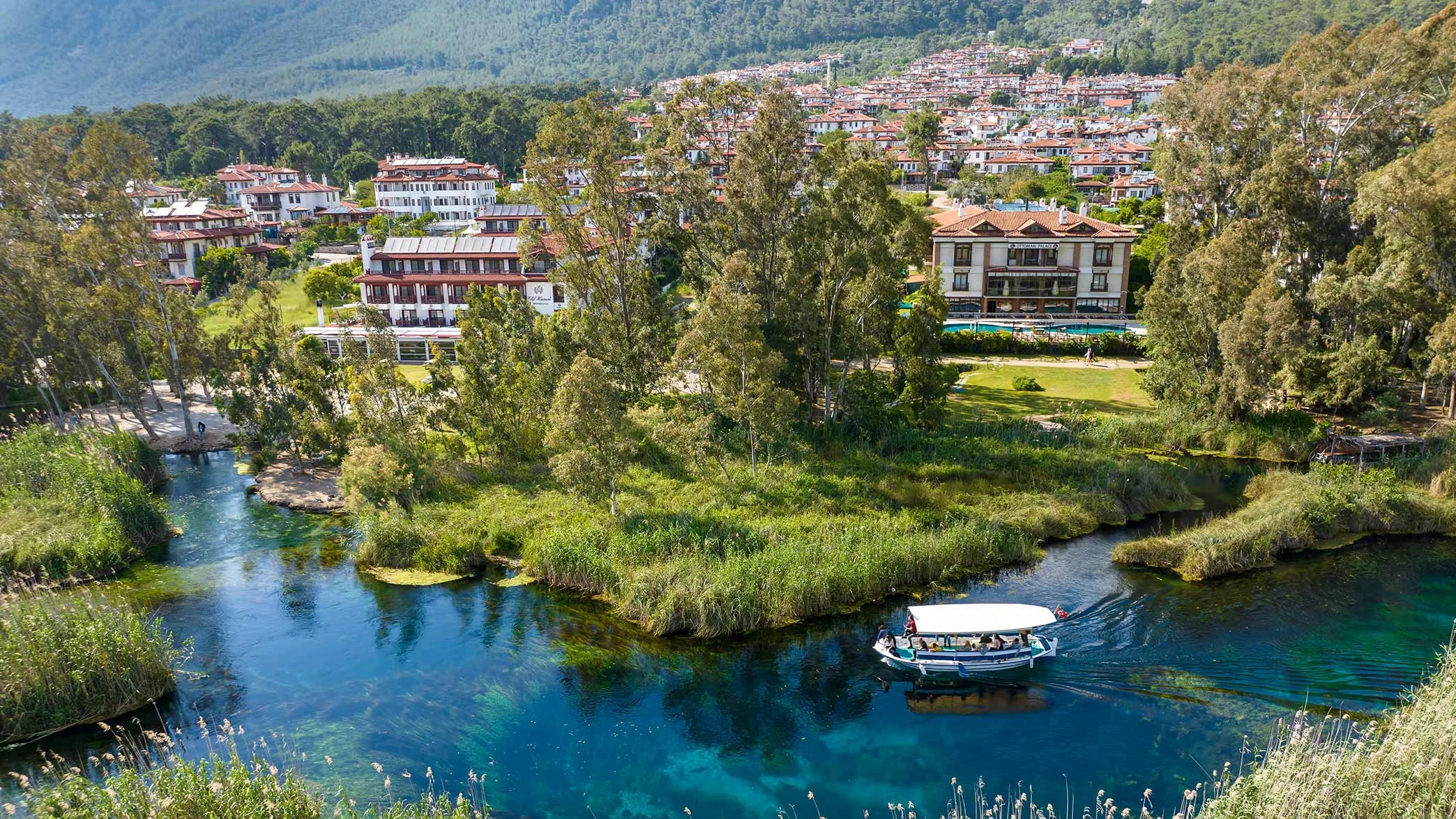 Muğla’nın Ula ilçesine bağlı Akyaka, Türkiye’nin en özel tatil noktalarından