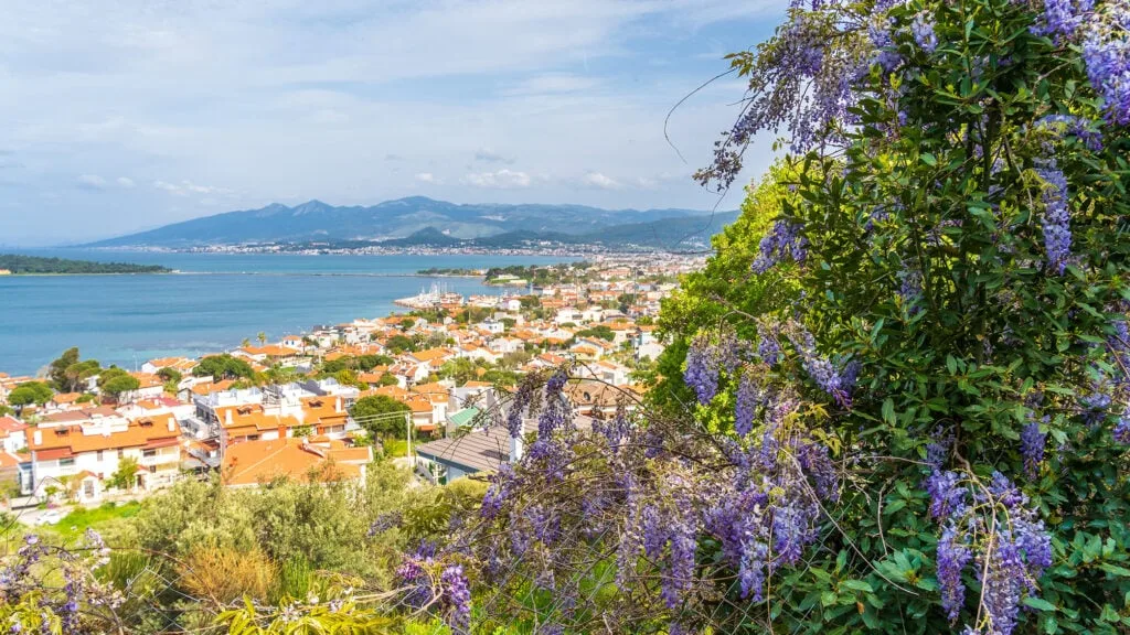 İzmir’in huzur dolu köşesi Urla, nostaljik taş evleri, tertemiz koyları,