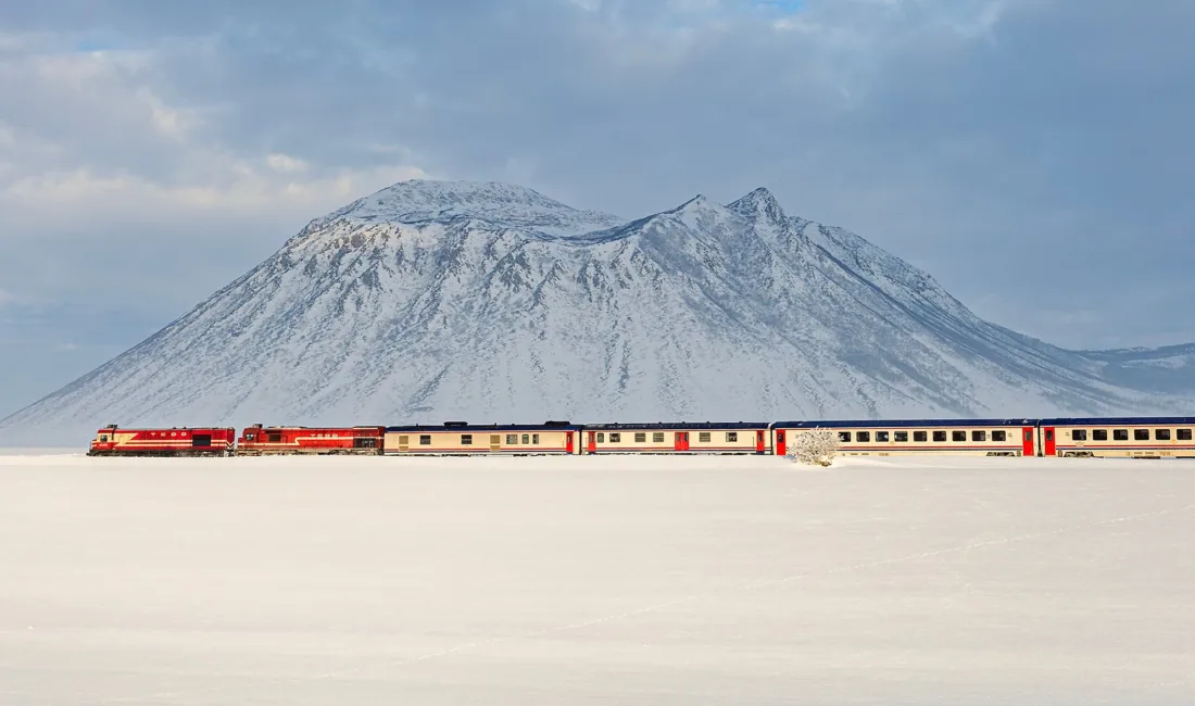 Van Gölü Ekspresi, sadece bir tren yolculuğu değil, doğanın sunduğu